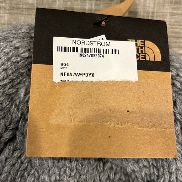 The North Face Cable Minna Beanie Grey - One Size NWT - Picture 2 of 5